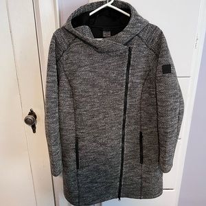 McKinley fall/winter jacket. Size L. Marled black/grey colour.